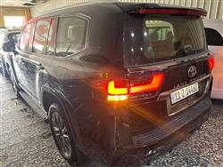 تۆیۆتا لاند کروزەر